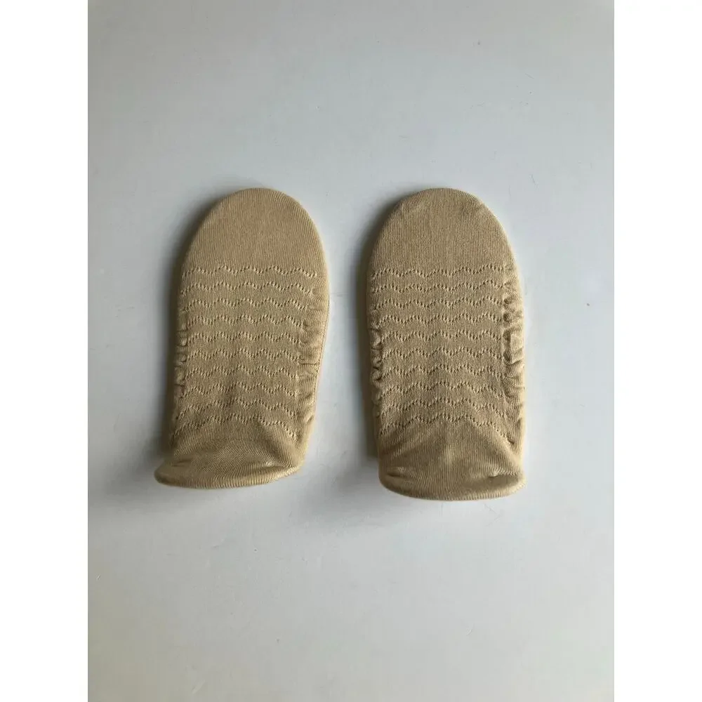 Hue No Show Socks 2 Pairs Beige Low Cut Grippy Back Slip Ons Flats New